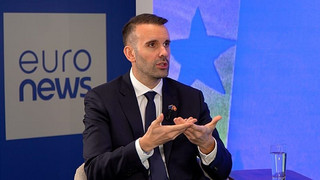 Premierminister von Montenegro kündigt Visabeschränkungen für russische Reisende an