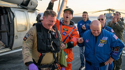 Artemis-II-Kapsel wasserlandet im Pazifik