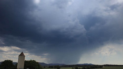 Schwere Gewitter, Starkregen und großer Hagel: Am Freitag drohen schwere Unwetter
