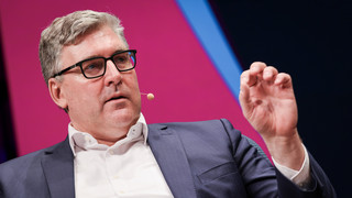 Eintracht-Vorstandssprecher Hellmann dämpft Erwartungen für die Saison