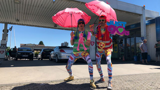 Die kleinste 90er-Party der Welt: Wir rocken eure Mittagspause