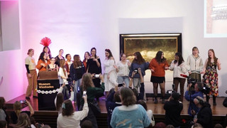 Freundschaftsarmbänder basteln und Musik hören: Sonderveranstaltung für «Swifties» in Wiesbadener Museum