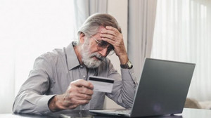 Kriminelle kapern Identität: Rentner hat 180.000 Euro Schulden