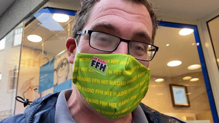 Maske tragen: Was hilft gegen beschlagene Brillen?