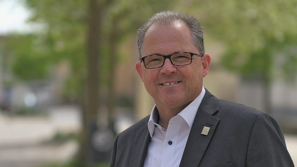 Bürgermeister Patrick Kunkel ist mit seinem Team seit knapp einem Jahr mit der Bahnsperrung und den Folgen beschäftigt.