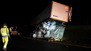 Umgestürzter LKW am Kasseler Westkreuz: Stundenlange Sperrung