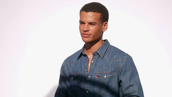 Aha-Moment! Heidi erklärt Boureima das Modelbusiness