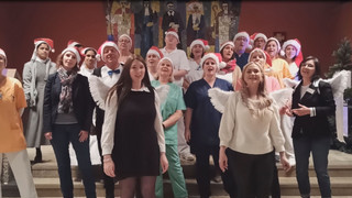 "Happy Christmas": Neuer Weihnachtssong von Hanauer Klinik