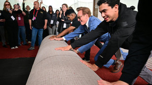 Conan O'Brien rollt den Oscars den roten Teppich aus