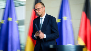 Regierung startet Luftbrücke und erhöht Druck auf Israel