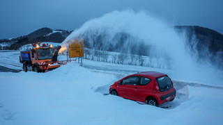 Streik und Glatteis in Hessen: Unfälle und Busausfälle