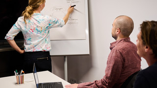 Jeder Vierte in Hessen erlebt Generationenkonflikte im Job