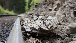 Rangier-Fehler? Zwei Kesselwagen in Offenbach entgleist