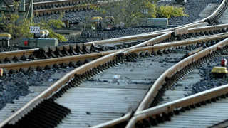 Abgeschnitten und geklaut: Erdungskabeldiebstahl an Neuhofer Bahnhof