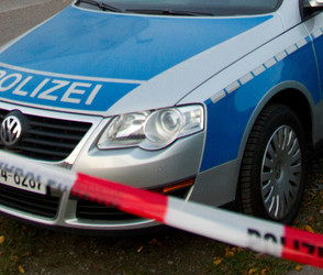 Unfall auf B456: Polizei macht Fund dank Fußspuren