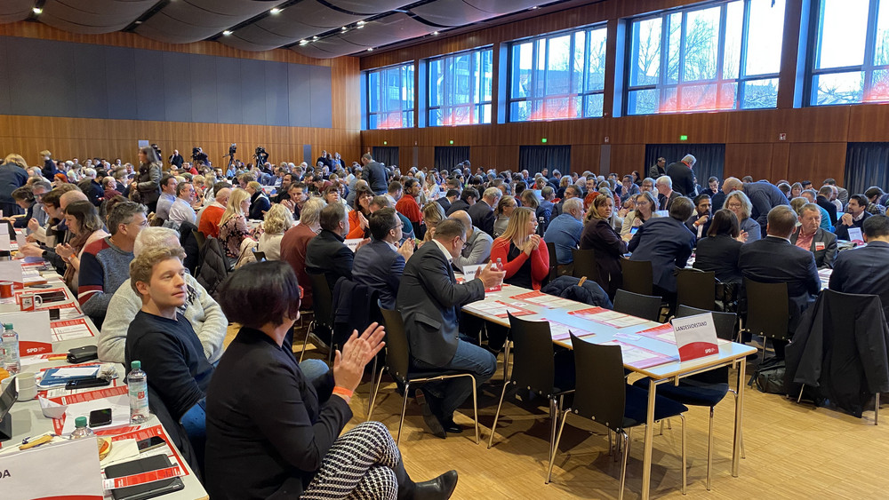 Die Stadthalle in Groß-Umstadt war mit - laut SPD - 318 Delegierten und Gästen vollbesetzt.