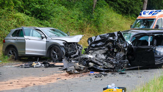 Frontalzusammenstoß: 64-Jähriger aus Mücke tödlich verunglückt