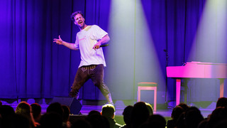 Diskussionen in Hanau: Stadt sagt Mockridge-Auftritt nicht ab