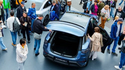 Analysten raten zum Kauf bei Auslieferkönig BYD, anders als bei Tesla