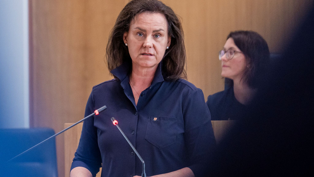 Bildungsministerin Ute Eiling-Hütig