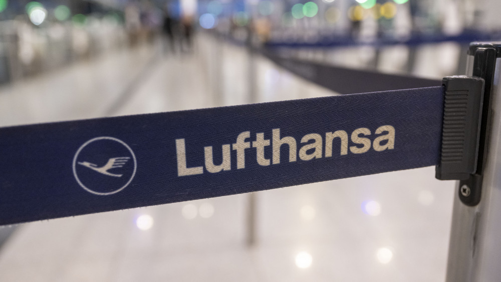 Ein Absperrband der Lufthansa