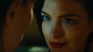 Trailer zu "Verity": Anne Hathaway sucht Dakota Johnson heim