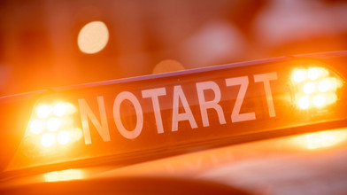Tödlicher Unfall: Frau überrollt Ehemann beim Ausparken