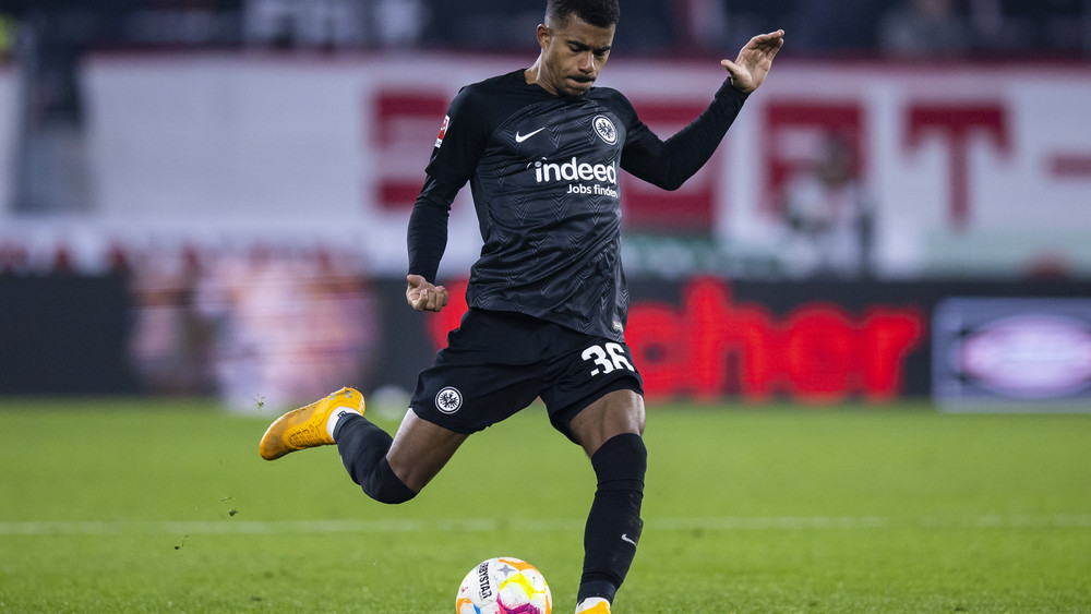 Eintracht Frankfurts Ansgar Knauff fällt mit einem Schlüsselbeinbruch für die U21-EM aus. 