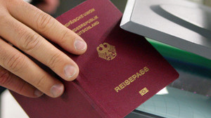 Abgelaufener Reisepass am Flughafen: Was tun?