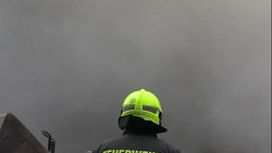 Heftige Rauchschwaden in Gescher - Restmüll in Lagerhalle in NRW brennt