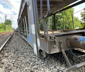 Güterzug entgleist – Bahnstrecke bleibt bis August gesperrt