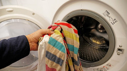 Feuerwehr holt Kind aus Waschmaschine in Groß-Zimmern