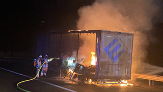 Lkw brennt auf der A61 bei Frankenthal - Autobahn zeitweise gesperrt