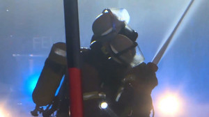 Großeinsatz in Mannheim: Dachstuhl brennt lichterloh