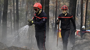 Schock über Waldbrände in Frankreich: 2 tote Feuerwehrleute und weiter Alarm