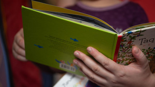Vorlesemonitor 2026: Eltern lesen häufiger vor