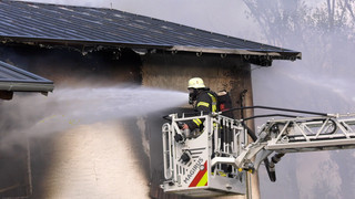 Scheunenbrand in Trebur - mindestens 200.000 Euro Schaden