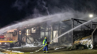 Millionenschaden bei Bauernhof-Brand in der Rhön, Neustadt Saale