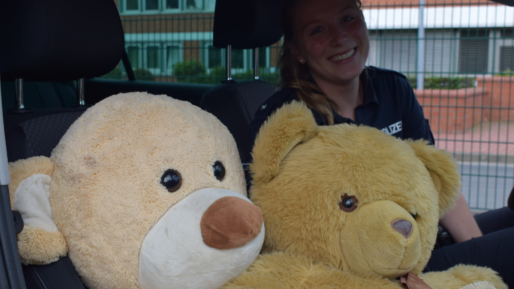 Bei der Polizei Göttingen wohnt bereits seit rund fünf Jahren Teddy "Kitty" - jetzt hat sie Gesellschaft bekommen - hoffentlich nur vorübergehend.