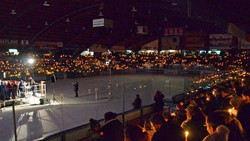 Gänsehaut und Lichterglanz: Weihnachtssingen beim EC Bad Nau