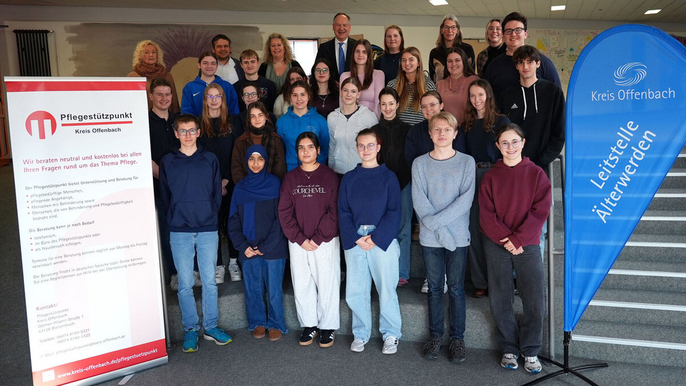 Gruppenfoto der neuen Nachbarschaftshelfer in Rodgau