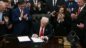 Trump unterzeichnet Übergangshaushalt: Shutdown in den USA beendet