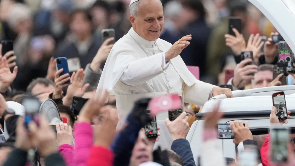 Papst spendet Weihnachtssegen