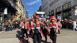 70.000 Menschen feiern friedlich bei Rosenmontagsumzug in Fulda