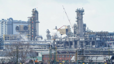 Spatensicht für neue Fabrik neben BASF in Ludwigshafen