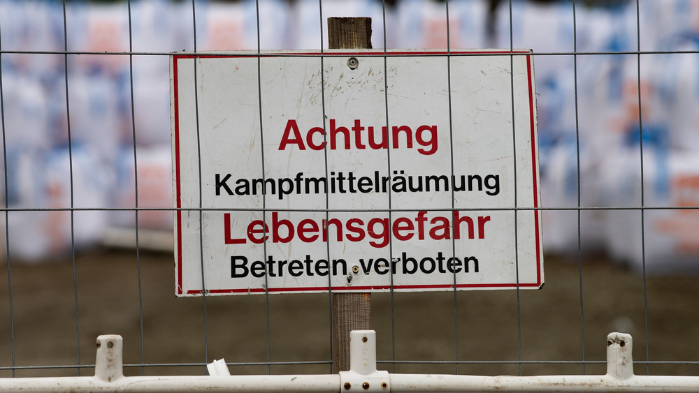 Im Falle eines Bombenfunds müssten mehrere Stadtteile Rüsselsheims evakuiert werden (Symbolbild).