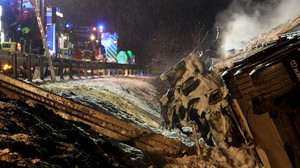 Lkw kippt um und brennt: A66 zeitweise gesperrt - lange Staus