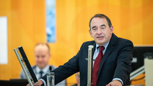 Lorz: Im Haushalt drohen mittelfristig Milliardenlücken