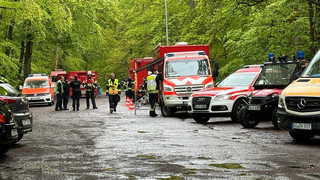 Nach großer Suche in Wiesbaden: Seniorin tot auf Heim-Dach gefunden