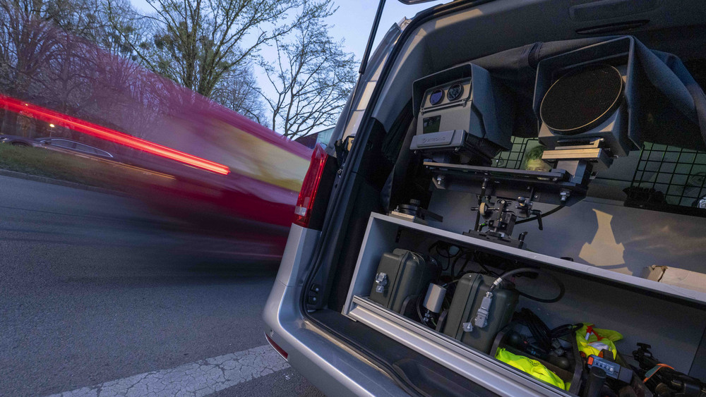 Die Autobahnpolizei Bad Hersfeld setzt bei der Jagd auf Raser ein neues Fahrzeug ein, das sogenannte “ViNAs-Fahrzeug”. (Symbolbild)